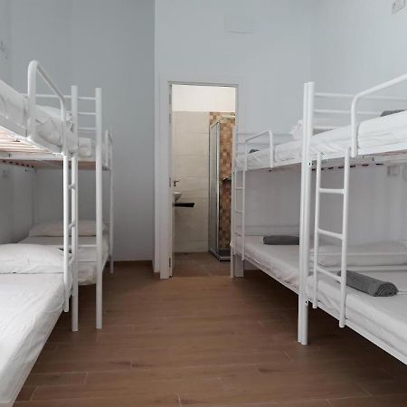Hub Hostel Seville Luaran gambar
